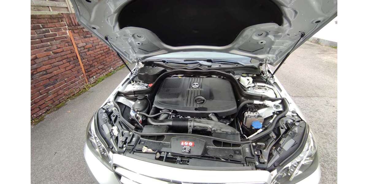 Mercedes-Benz 220 152.270 km 16.000 &euro; Bochum 44805