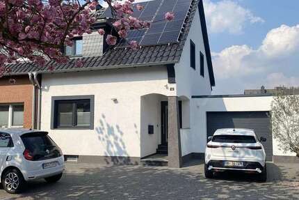Haus Duisburg Huckingen - 7 Zimmer, 120 m&sup2;, 599.000&euro; | Angebot:26274703