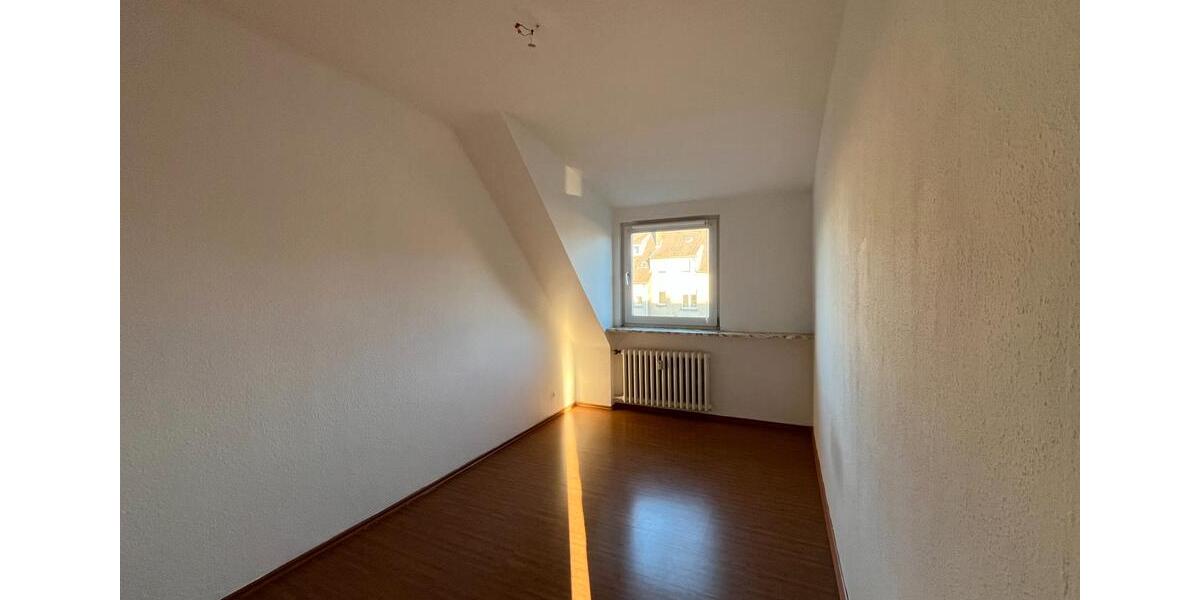 Dachgeschoßwohnung Essen Stadtbezirk IV - 3 Zimmer, 73 m&sup2;, 513&euro; | Angebot:26279262
