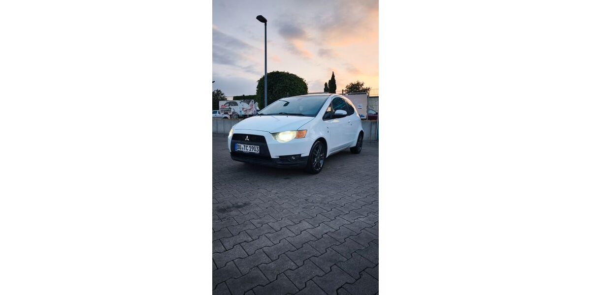 Mitsubishi Colt 129.000 km 3.399 &euro; Duisburg 47198