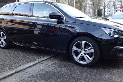 Peugeot 308 111.400 km 10.999 &euro; Essen 45276