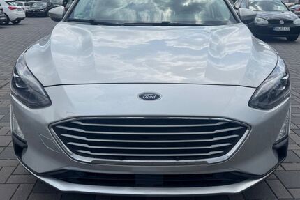 Ford Focus 160.484 km 10.990 &euro; Duisburg 47169