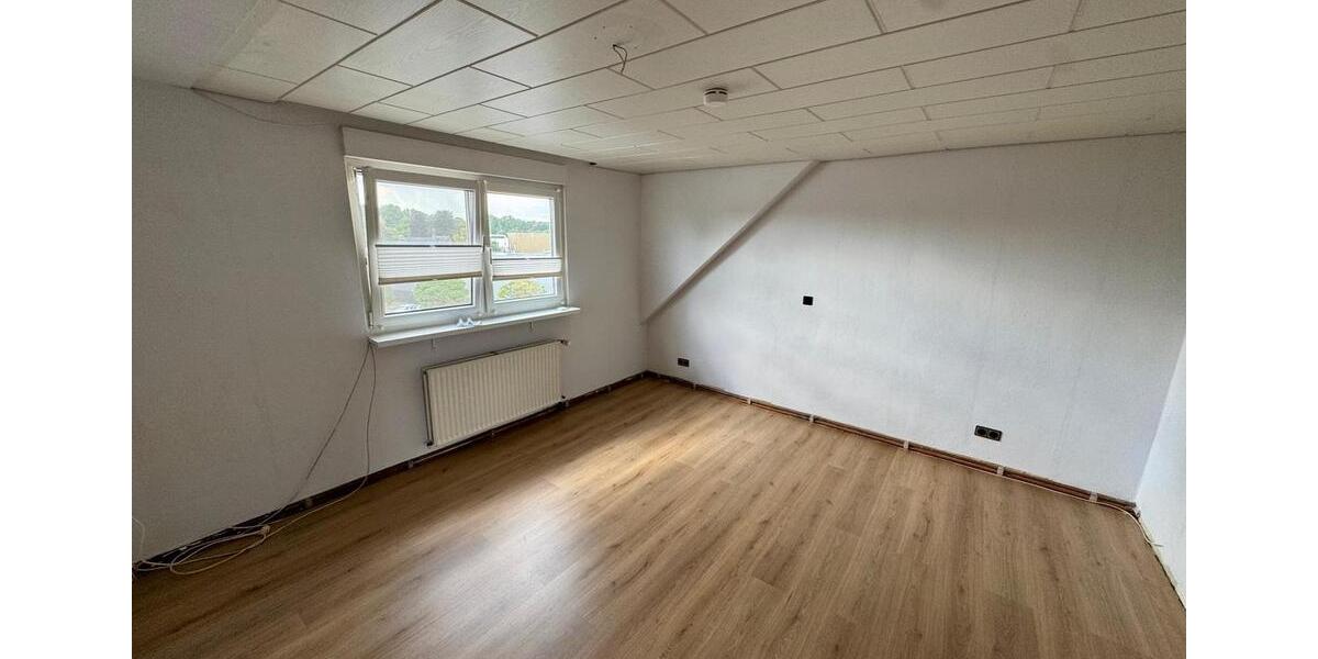 Dachgeschoßwohnung Herne Wanne - 3 Zimmer, 60 m&sup2;, 470&euro; | Angebot:26297040