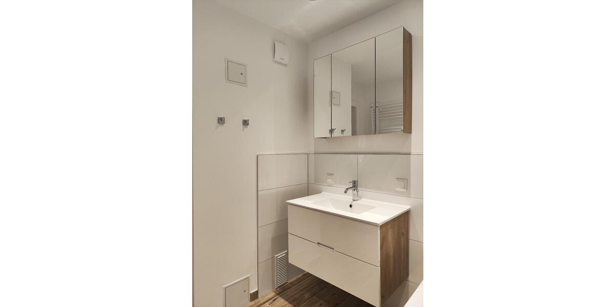 Etagenwohnung Oberhausen - 2 Zimmer, 82 m&sup2;, 740&euro; | Angebot:25404192