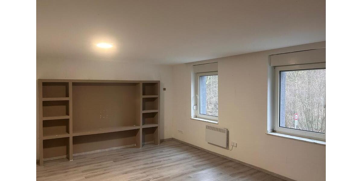 Etagenwohnung Gelsenkirchen Ückendorf - 2 Zimmer, 77 m&sup2;, 600&euro; | Angebot:25308380