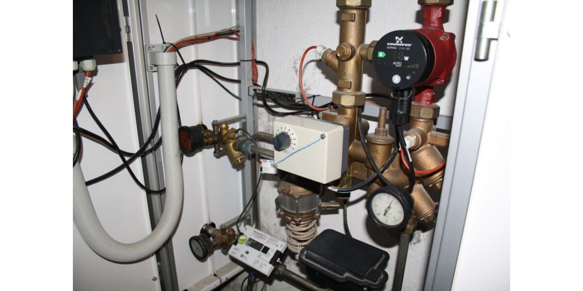 Provisionsfrei* Top modernisierte Kapitalanlage ohne Sanierungsstau in Duisburg-Hochfeld - Mehrfamilienhaus mit 277 m² Wohnfläche, vollvermietet, provisionsfrei vom Handwerker - Mehrfamilienhaus, Wohnhaus Duisburg Duisburg-Mitte | Angebot:26305418