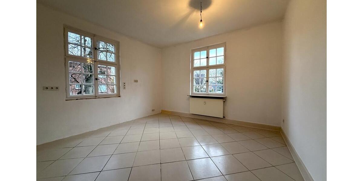 Villa Gelsenkirchen Buer - 12 Zimmer, 310 m&sup2;, 3.200&euro; | Angebot:22985202