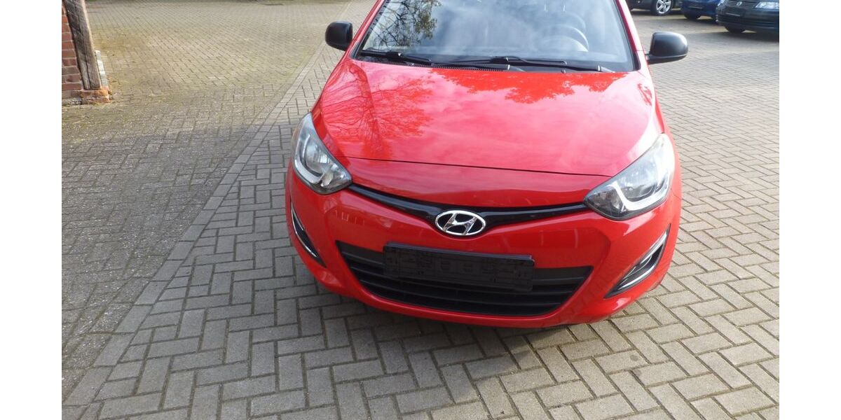 Hyundai i20 123.610 km 4.990 &euro; Borken-Burlo 46325