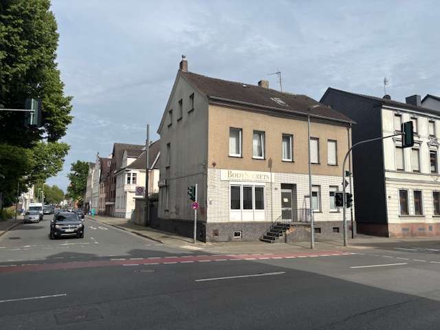 Einfamilienhaus Gelsenkirchen-Ückendorf Ückendorf - 9 Zimmer, 324 m&sup2;, 295.000&euro; | Angebot:27117555