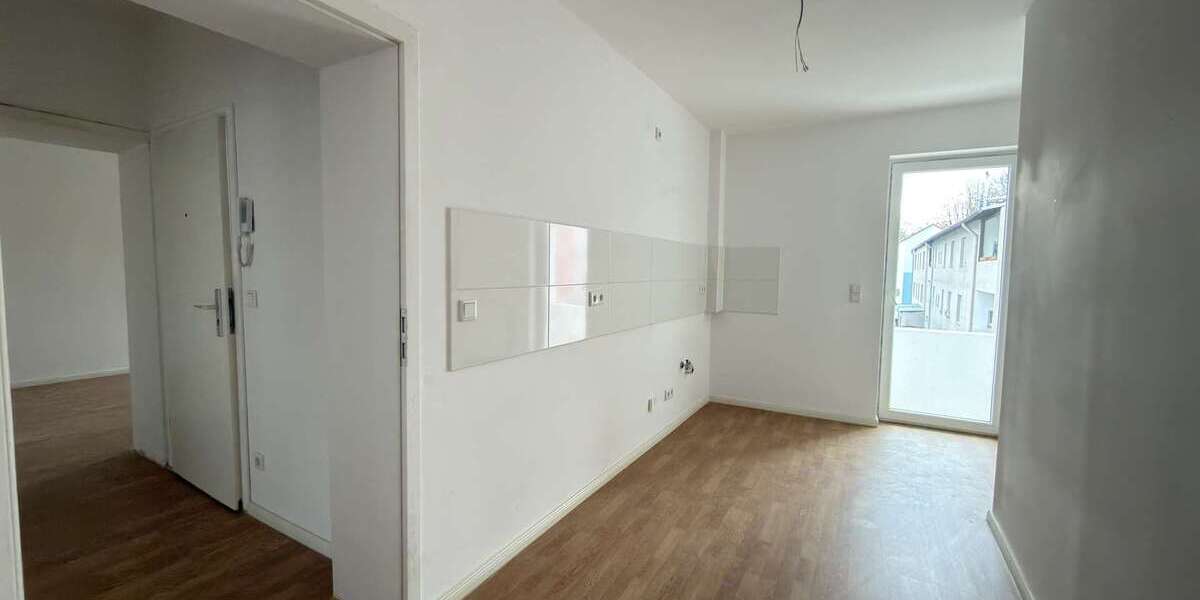 Exklusives Investment: Kernsaniertes Mehrfamilienhaus mit Balkon und Terrasse - Mehrfamilienhaus, Wohnhaus Gelsenkirchen Gelsenkirchen-West | Angebot:25751689