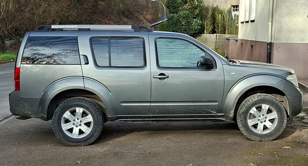 Nissan Pathfinder 315.000 km 3.250 &euro; Dorsten 46284