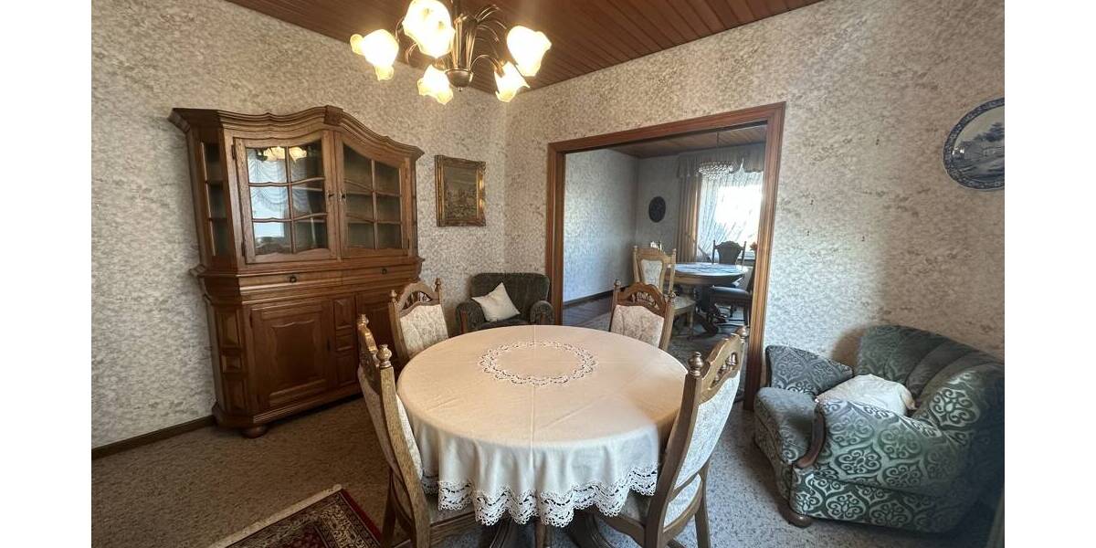 Einfamilienhaus Herten Langenbochum - 8 Zimmer, 215 m&sup2;, 350.000&euro; | Angebot:26142775