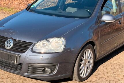 VW Golf 153.000 km 3.999 &euro; Oberhausen 46045
