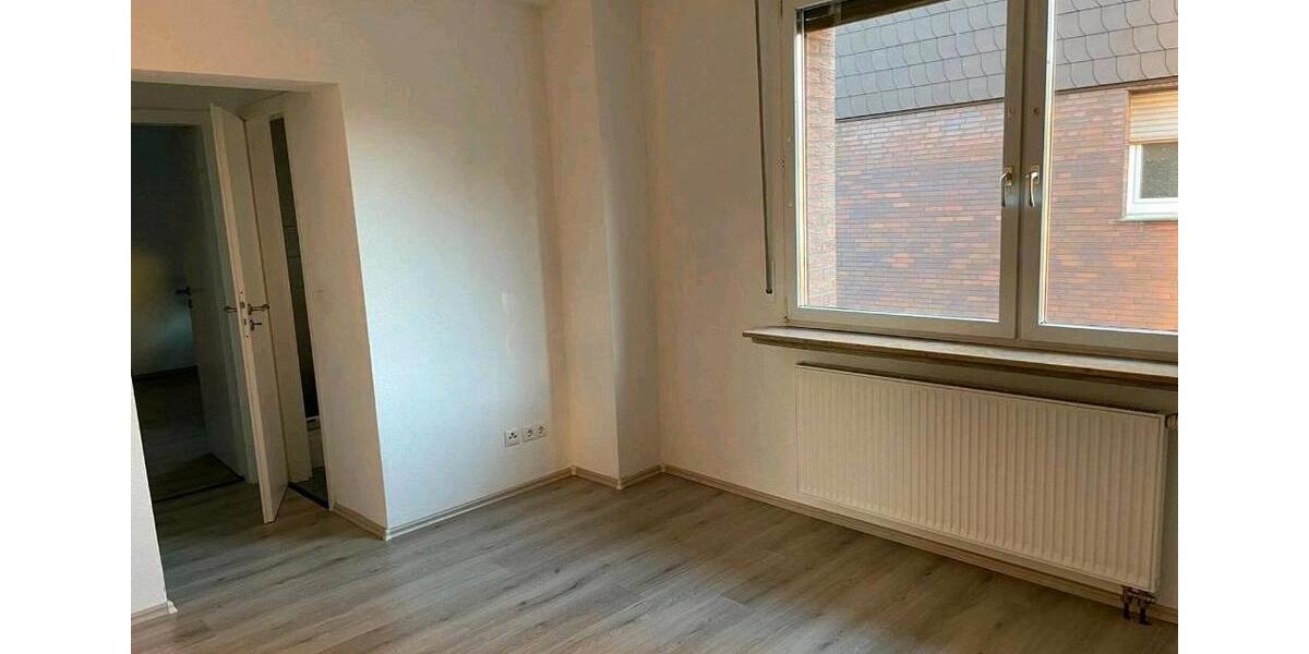 Erdgeschoßwohnung Gelsenkirchen Gelsenkirchen-Nord - 4 Zimmer, 107 m&sup2;, 1.250&euro; | Angebot:26051053