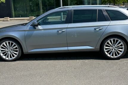 Skoda Superb 168.000 km 15.200 &euro; Recklinghausen 45659