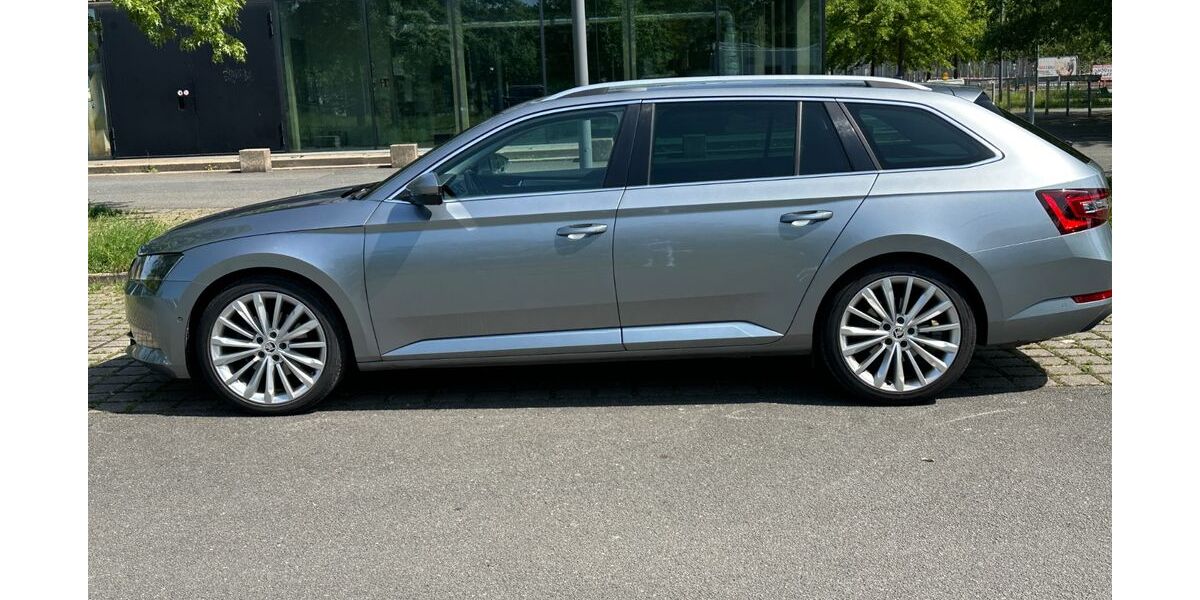 Skoda Superb 168.000 km 15.200 &euro; Recklinghausen 45659