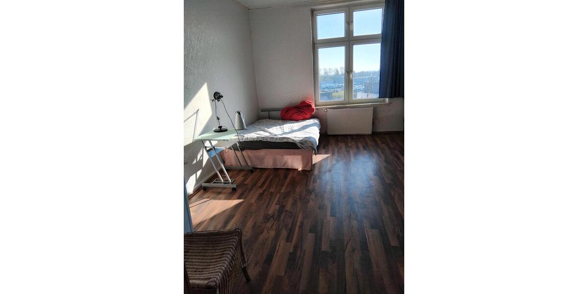 Dachgeschoßwohnung Bochum Bochum-Mitte - 4 Zimmer, 50 m&sup2;, 550&euro; | Angebot:26285685