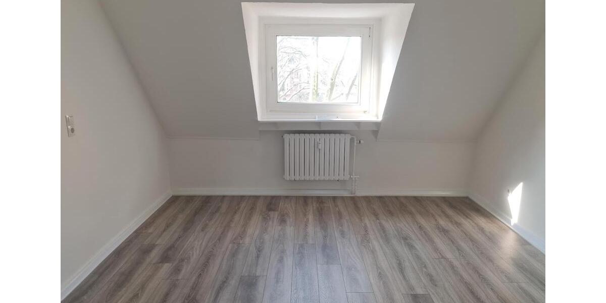 Dachgeschoßwohnung Duisburg Hamborn - 3 Zimmer, 74 m&sup2;, 510&euro; | Angebot:25803939