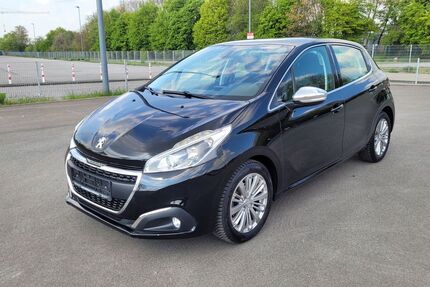 Peugeot 208 73.500 km 7.490 &euro; Essen 45356