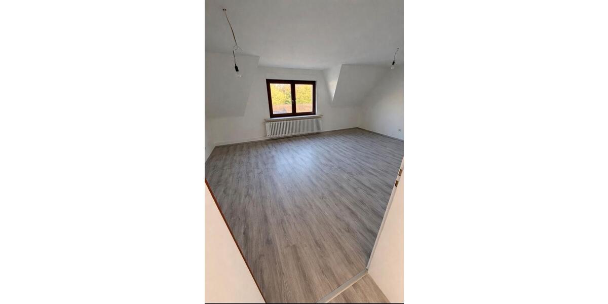 Dachgeschoßwohnung Gelsenkirchen Rotthausen - 4.5 Zimmer, 98 m&sup2;, 1.015&euro; | Angebot:26254958