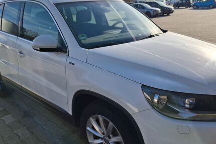 VW Tiguan 108.000 km 13.900 &euro; Duisburg 47226