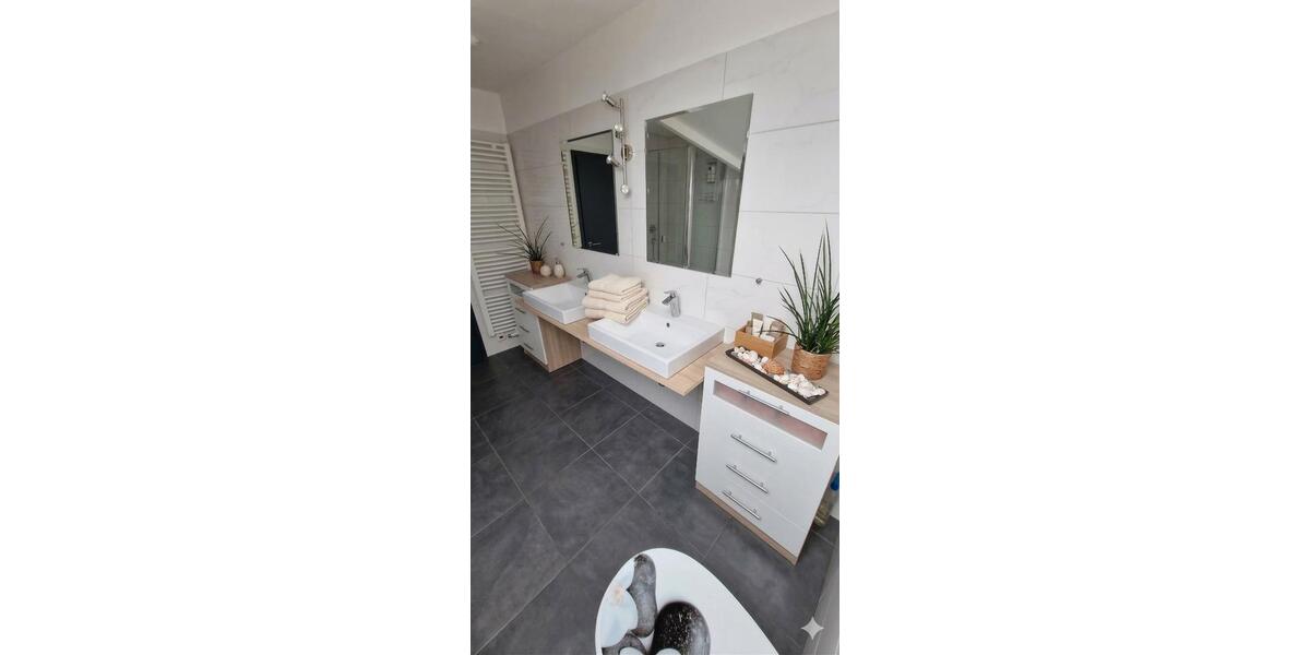 Einfamilienhaus Wesel - 8 Zimmer, 200 m&sup2;, 2.750&euro; | Angebot:26595947