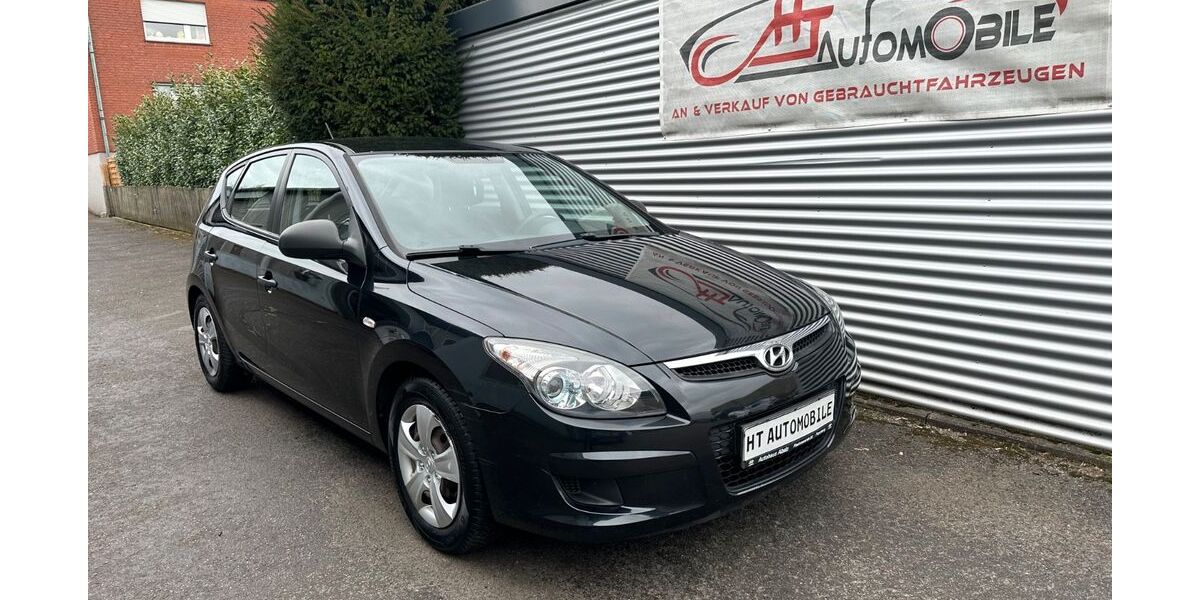 Hyundai i30 229.000 km 1.999 &euro; Marl 45770