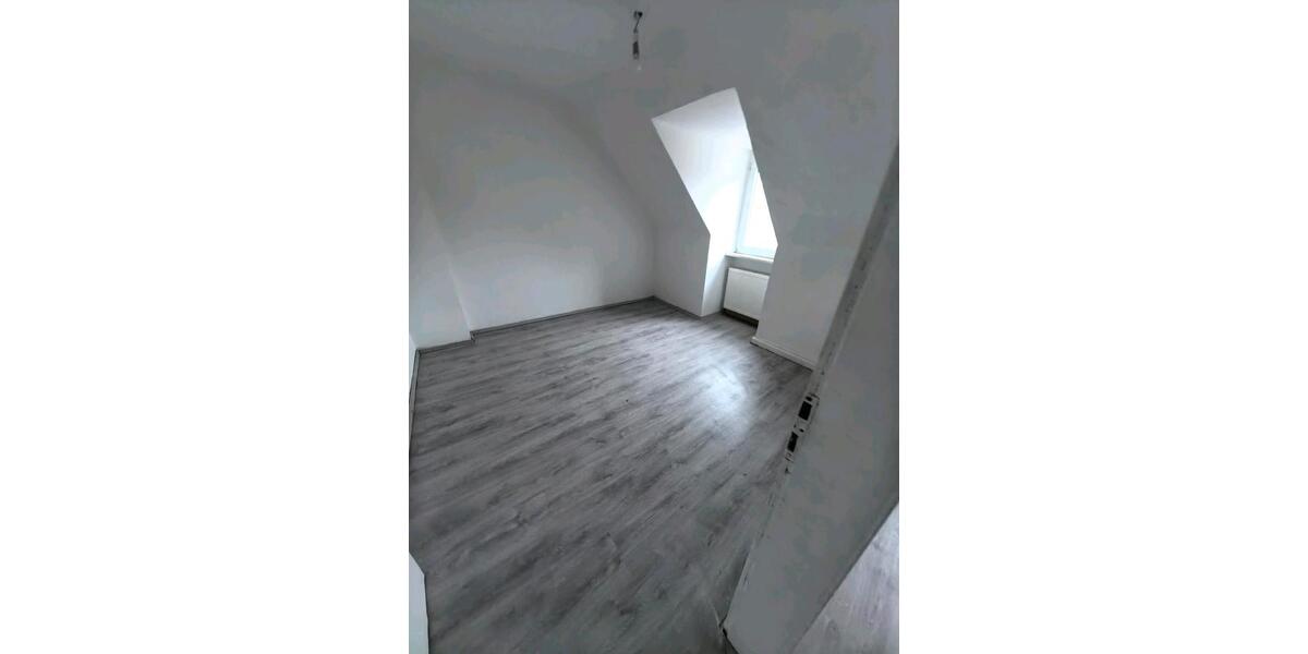 Dachgeschoßwohnung Gelsenkirchen Gelsenkirchen-Nord - 100 Zimmer, 2 m&sup2;, 750&euro; | Angebot:26276807