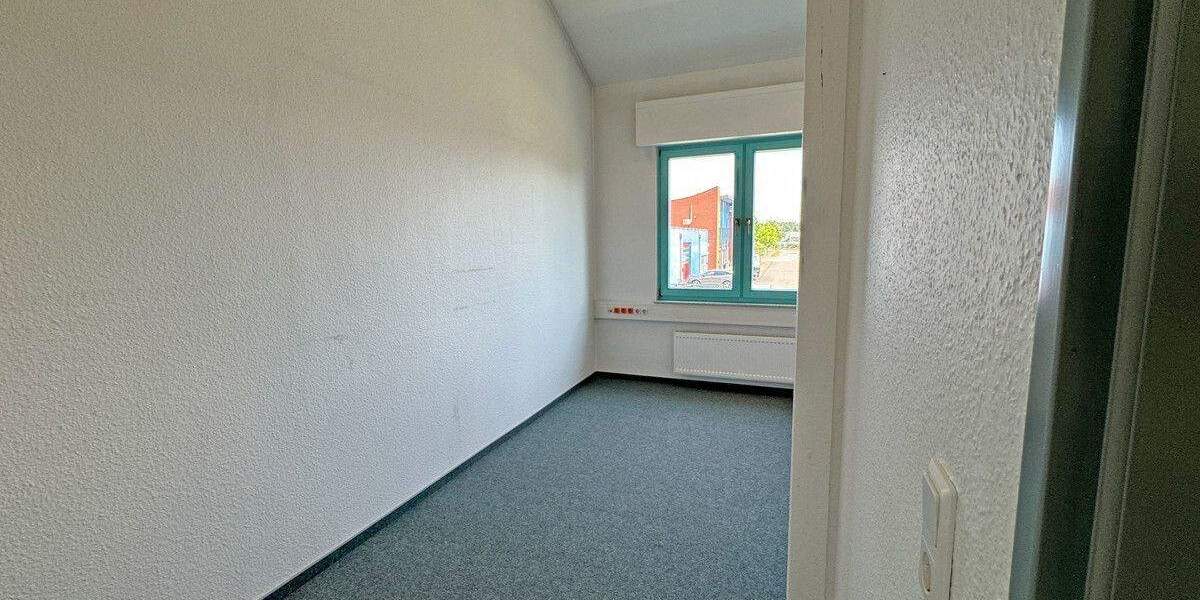 Gewerbeobjekt Voerde Holthausen - 7 Zimmer, 140 m&sup2;, 390.000&euro; | Angebot:25741548