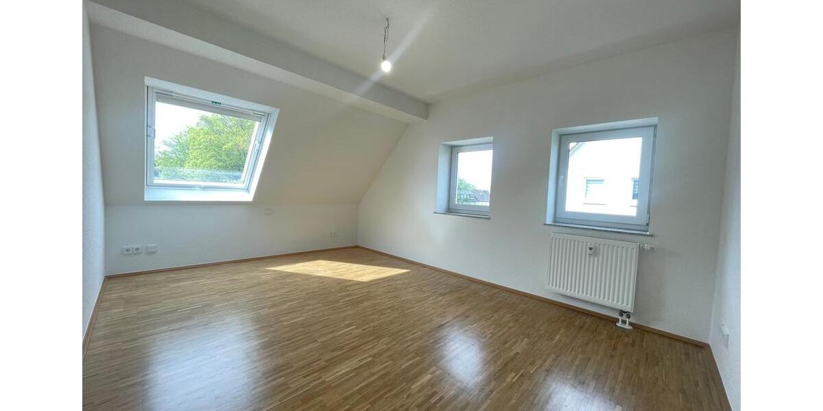 Dachgeschoßwohnung Essen Stadtbezirk IV - 3 Zimmer, 81 m&sup2;, 849&euro; | Angebot:26279244