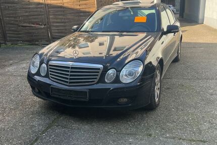 Mercedes-Benz E 280 193.410 km 3.700 &euro; Gelsenkirchen 45879