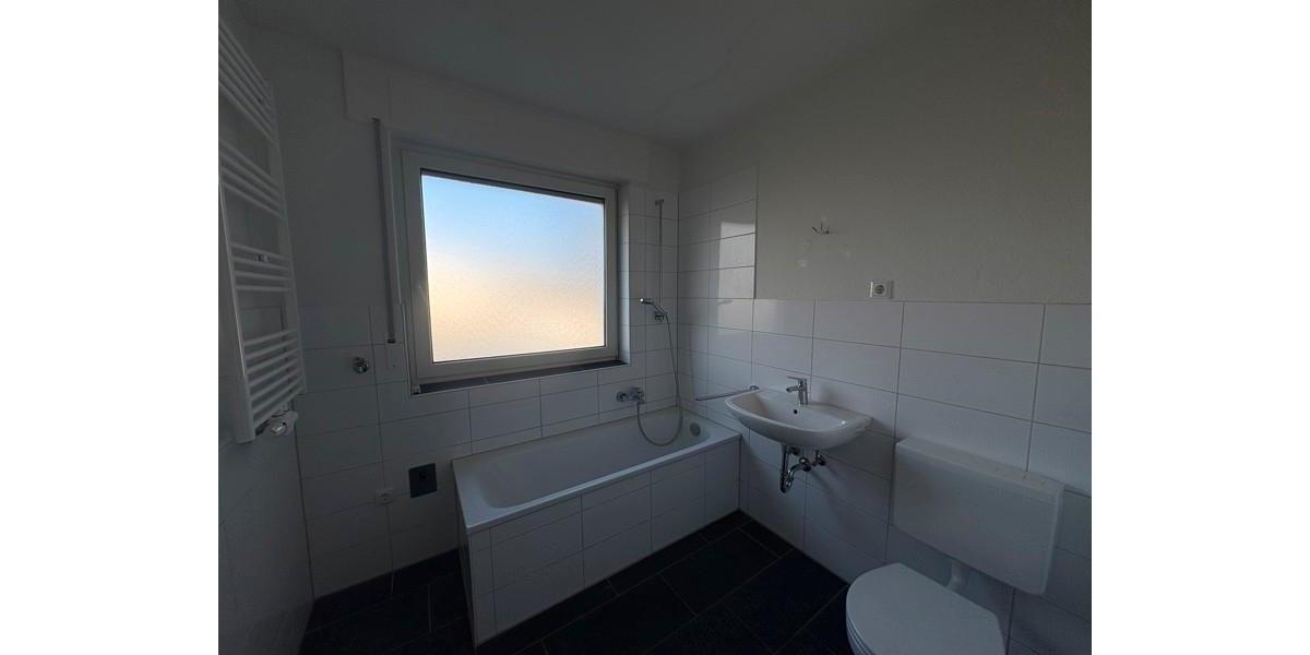 Erdgeschoßwohnung Essen Stadtbezirk VI - 1.5 Zimmer, 43 m&sup2;, 437&euro; | Angebot:25720424