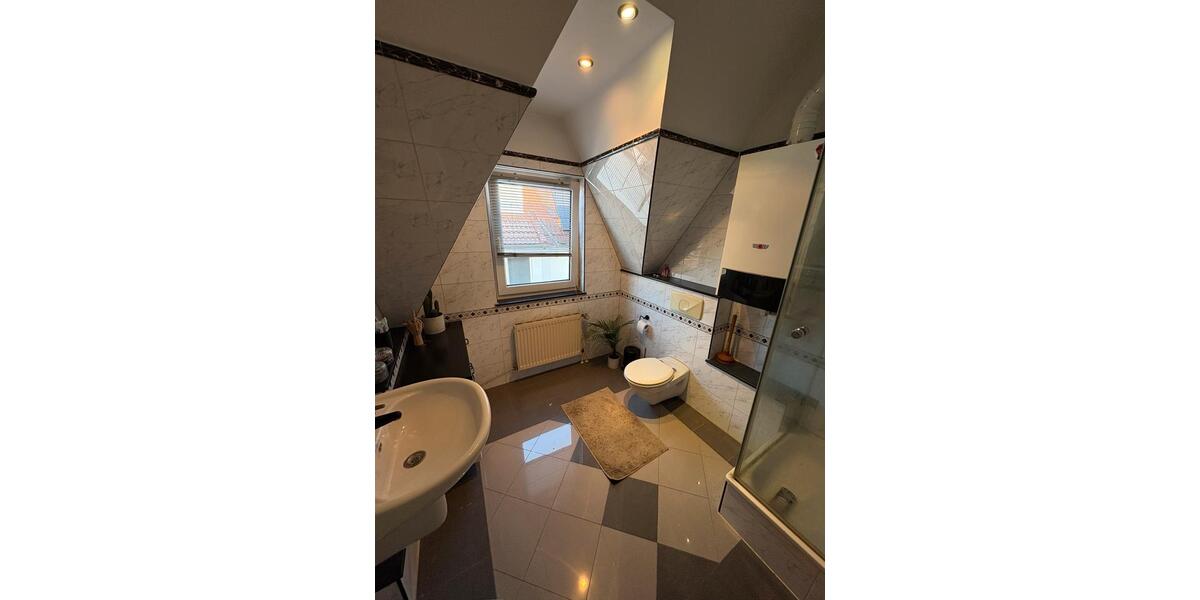 Reihenhaus Essen Stadtbezirk VI - 6 Zimmer, 130 m&sup2;, 385.000&euro; | Angebot:25921680