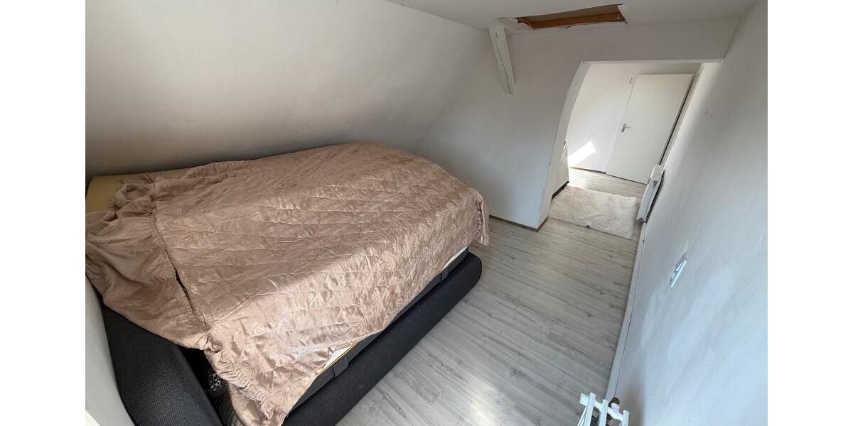 Dachgeschoßwohnung Gelsenkirchen Buer - 3.5 Zimmer, 65 m&sup2;, 750&euro; | Angebot:25840848