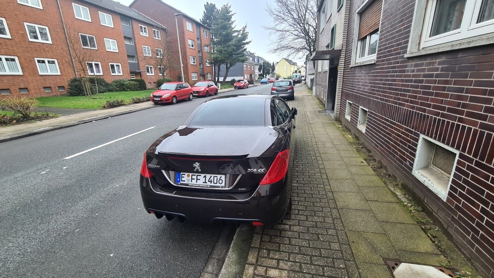 Peugeot 308 CC 67.000 km 8.500 &euro; Oberhausen 46045