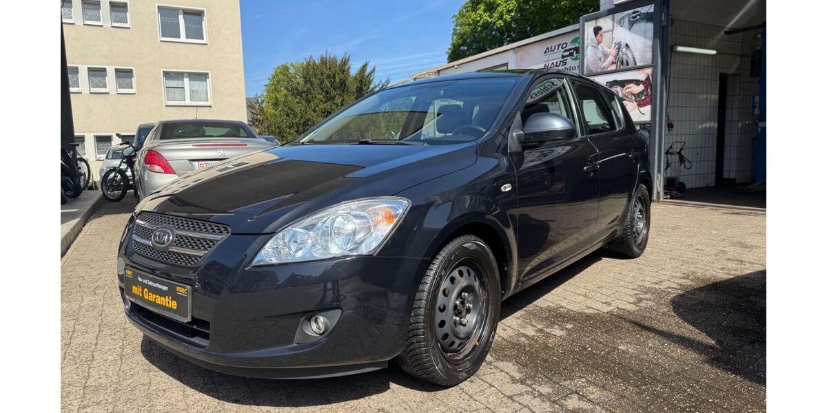 Kia ceed / Ceed 140.000 km 2.850 &euro; Essen 45355