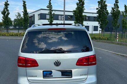 VW Touran 167.200 km 8.390 &euro; Bochum 44805