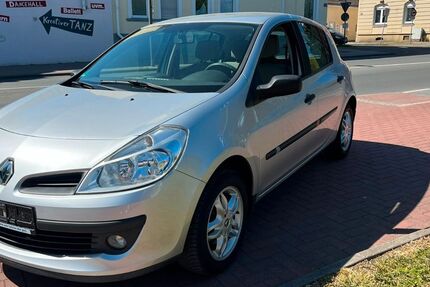 Renault Clio 70.000 km 3.150 &euro; Recklinghausen 45657