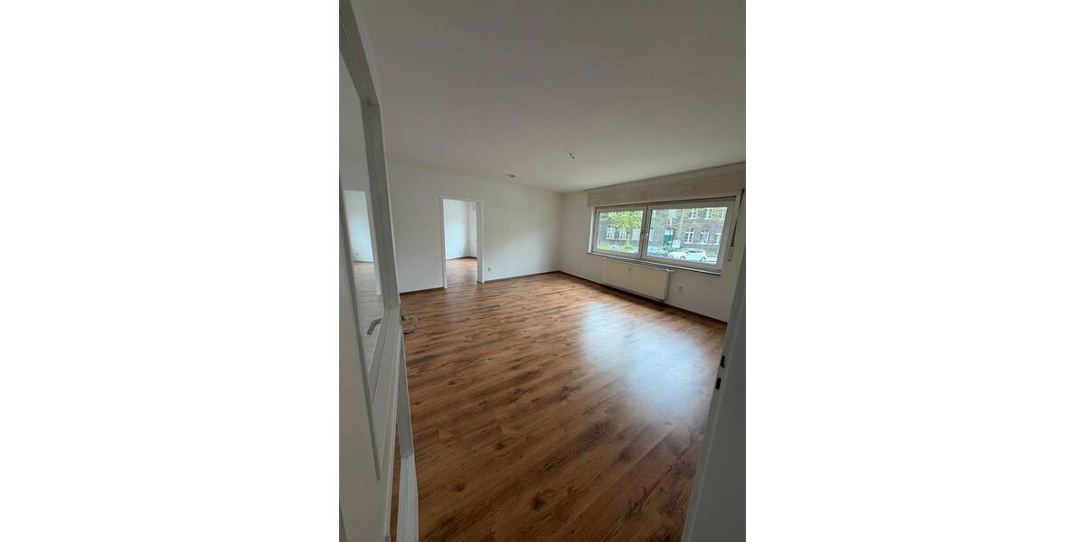 Erdgeschoßwohnung Essen Stadtbezirk IV - 1 Zimmer, 58 m&sup2;, 490&euro; | Angebot:26261253