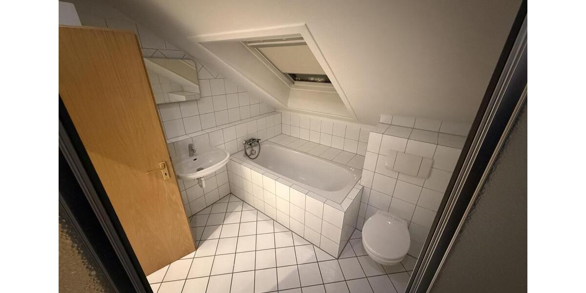 Dachgeschoßwohnung Gelsenkirchen Resse - 2 Zimmer, 58 m&sup2;, 460&euro; | Angebot:26068951