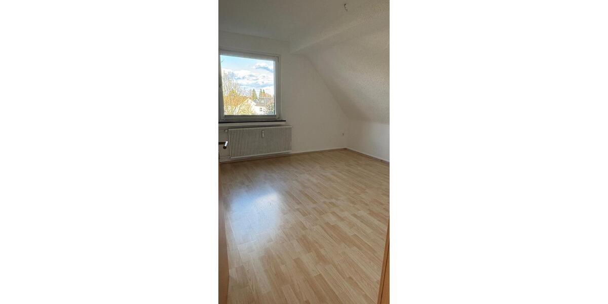 Dachgeschoßwohnung Bochum Eppendorf - 3 Zimmer, 75 m&sup2;, 690&euro; | Angebot:25874616