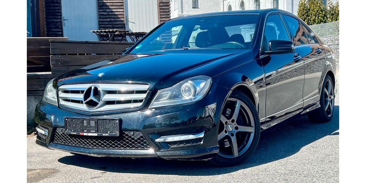 Mercedes-Benz C 300 130.827 km 12.400 &euro; Gelsenkirchen 45884
