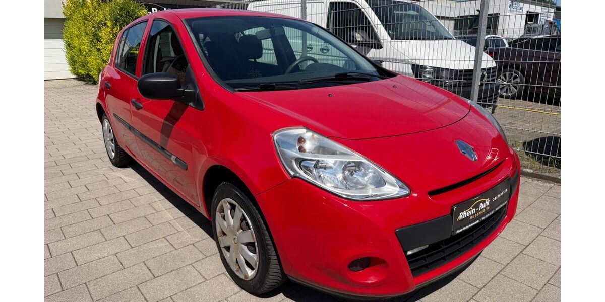 Renault Clio 89.780 km 2.980 &euro; Oberhausen 46149