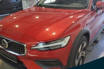 Volvo V60 Cross Country 58.243 km 37.950 &euro; Essen-Kray 45309