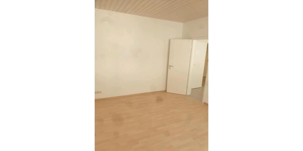 Etagenwohnung Essen Stadtbezirk VII - 4 Zimmer, 85 m&sup2;, 1.000&euro; | Angebot:26272592