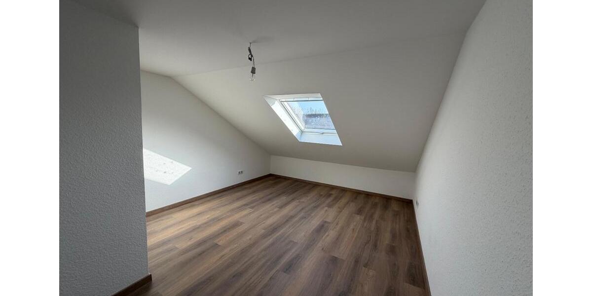 Reihenhaus Gladbeck Alt-Rentfort - 7 Zimmer, 140 m&sup2;, 1.850&euro; | Angebot:25595852