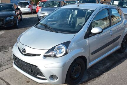Toyota Aygo (X) 43.100 km 9.980 &euro; Oberhausen 46145