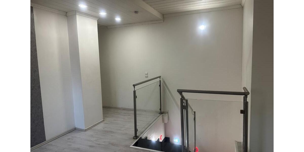 Doppelhaushälfte Dinslaken Lohberg - 7.5 Zimmer, 180 m&sup2;, 2.400&euro; | Angebot:26289080