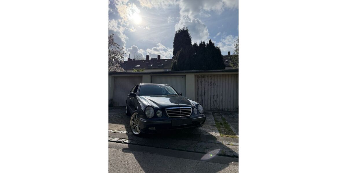 Mercedes-Benz 240 211.910 km 3.200 &euro; Gelsenkirchen 45896