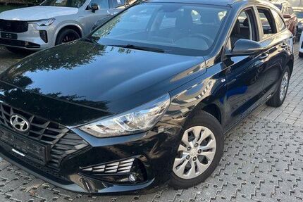 Hyundai i30 94.000 km 12.599 &euro; Marl 45770